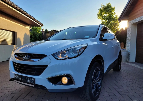 Hyundai ix35 cena 38900 przebieg: 215000, rok produkcji 2013 z Drezdenko małe 137